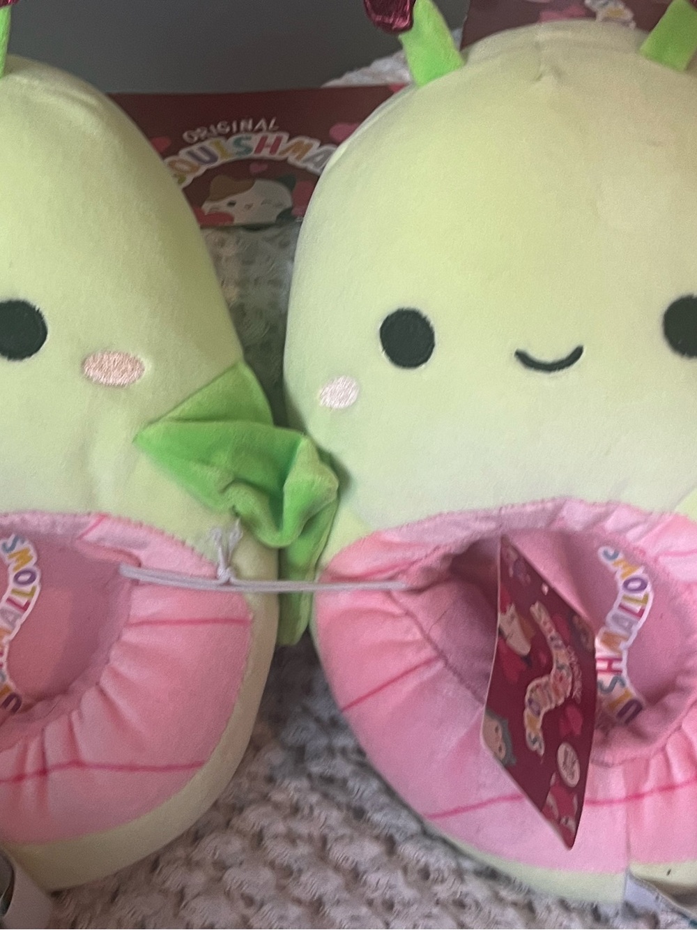 Squishmallows Plush Avocado children’s slippers- Green & Pink 408